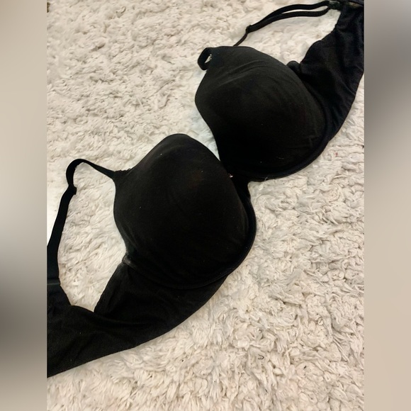 Lightly Used Plus Sized Victoria’s Secret Black Bra - Picture 1 of 3